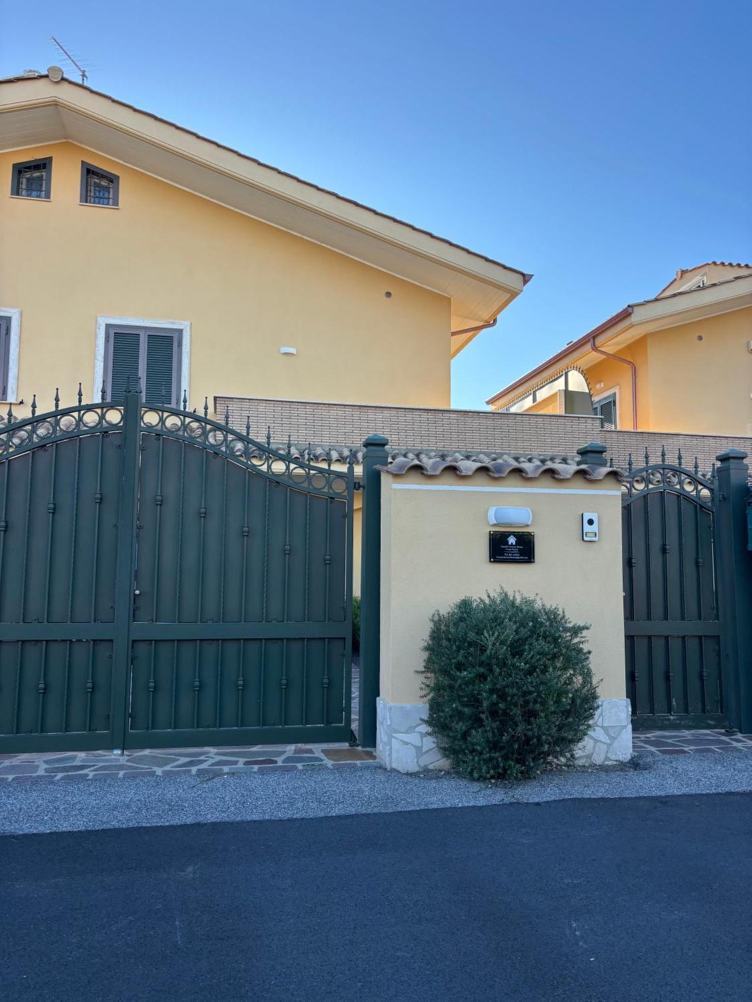 Carolas Luxury House Fiumicino Luaran gambar